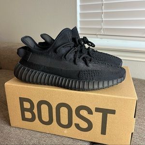 Yeezy 350 V2 Black Onyx Size 10 New
